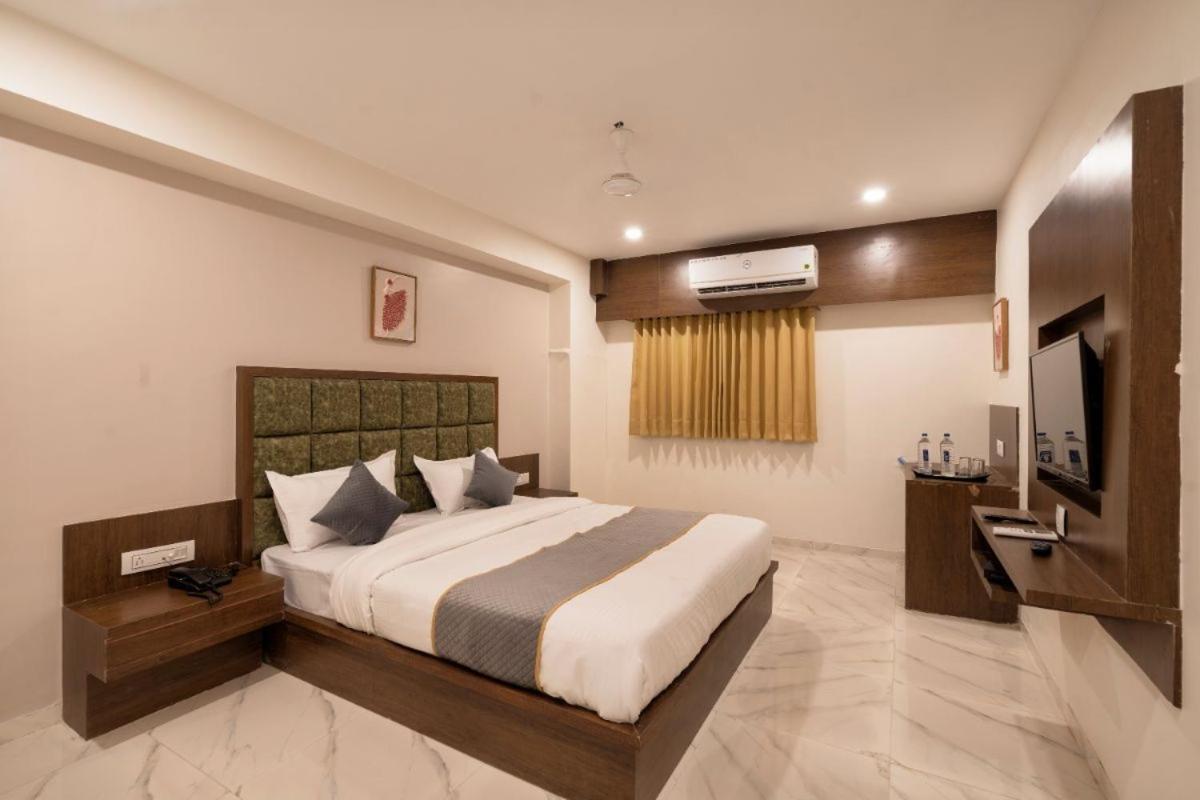 Hotel Royal 24 Ahmedabad Exterior foto