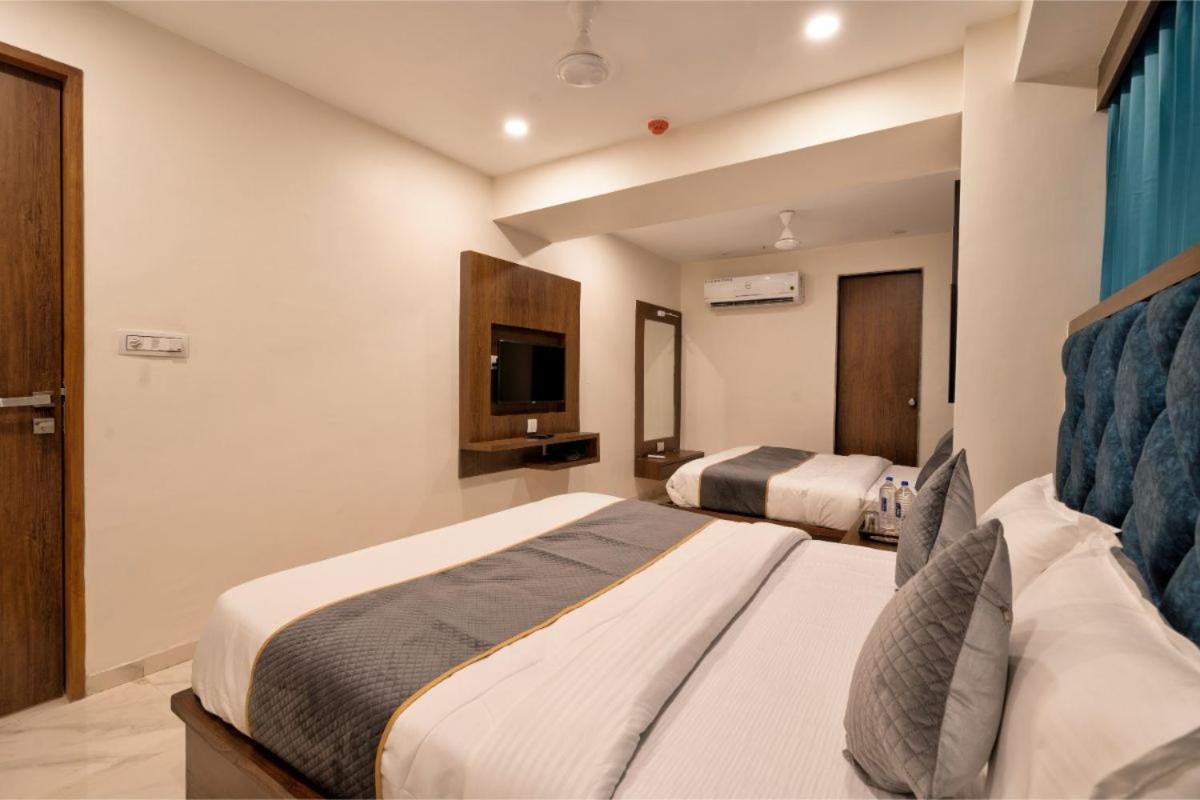 Hotel Royal 24 Ahmedabad Exterior foto