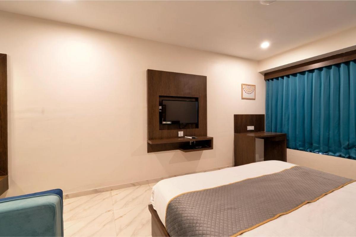 Hotel Royal 24 Ahmedabad Exterior foto